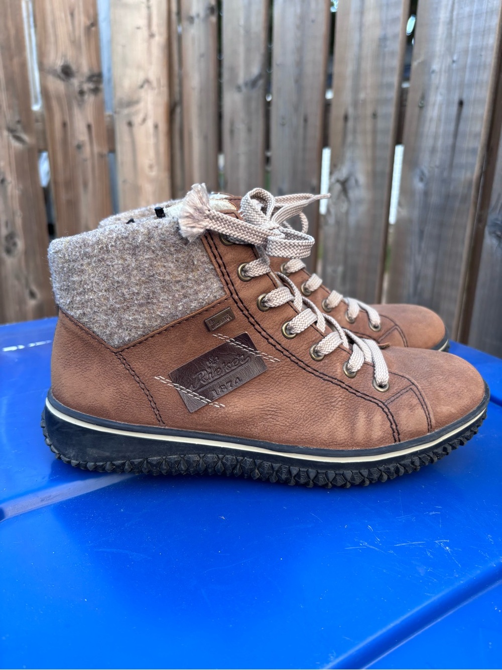 Taos Footwear Tan/Brown Leather Lace-Up Womens Ankle Shoes